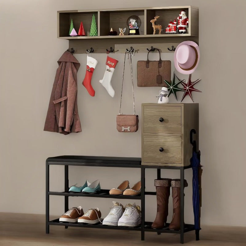 Cloak closet, shoe closet, can store many kinds of shoes, large capacity.