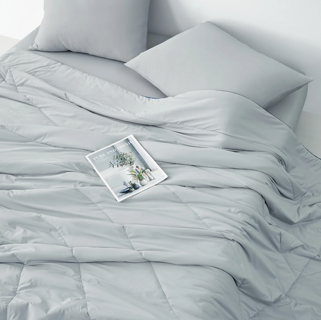 Dream Valley® Outlast® Deep Sleep Cooling Comforter/Blanket