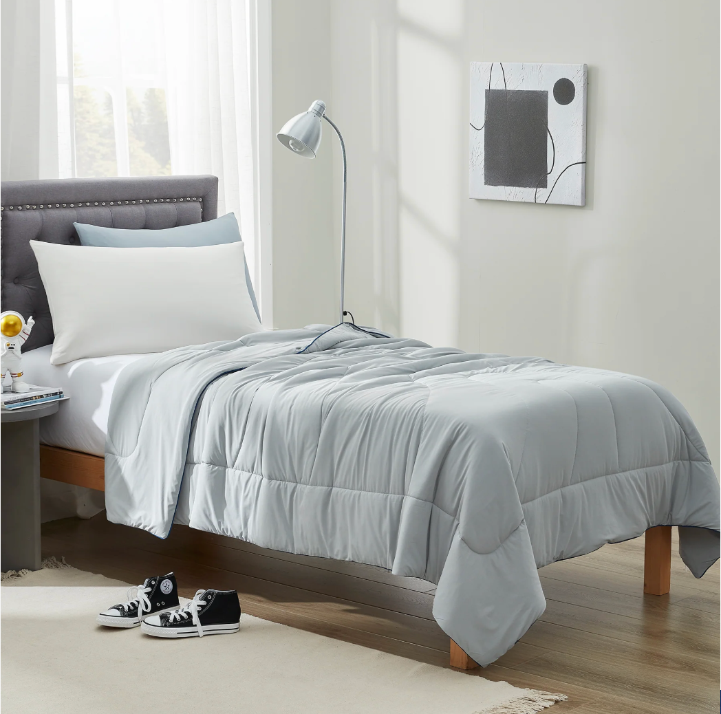 Dream Valley® Outlast® Deep Sleep Cooling Comforter/Blanket